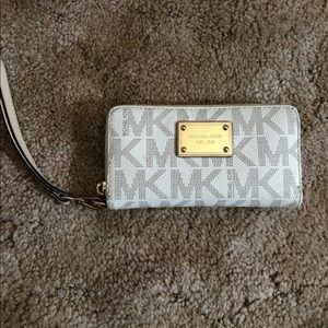 Michael Kors Wristlet/Wallet